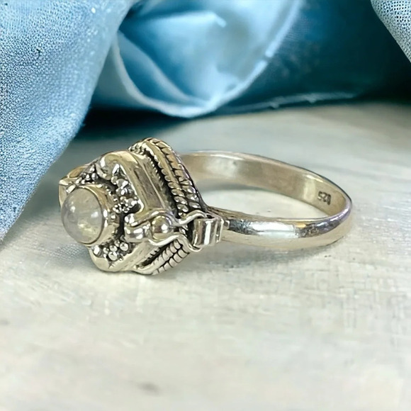 Labradorite Poison Sterling Silver Ring (8.5) - Picture 7 of 13